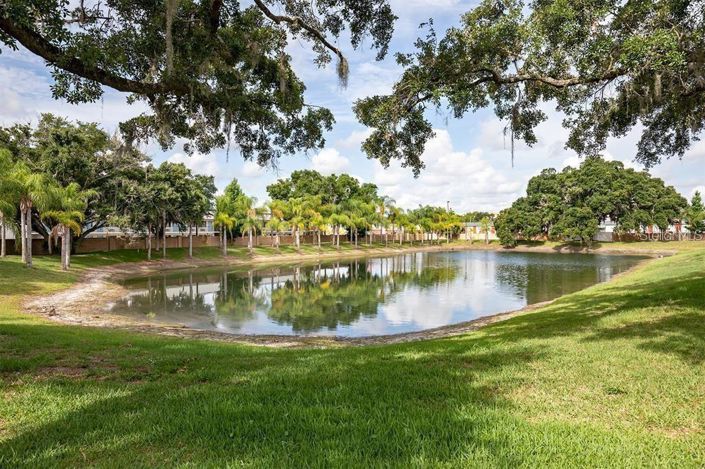 Image No.20-4 Bed Townhouse for sale