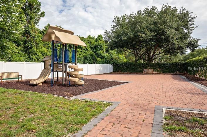 Image No.23-4 Bed Townhouse for sale