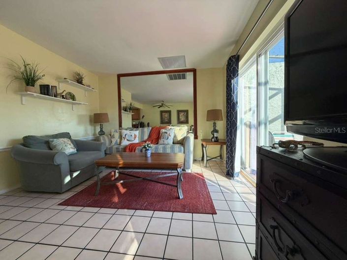 Image No.12-2 Bed Townhouse for sale