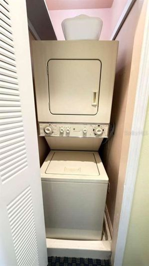 Image No.18-2 Bed Townhouse for sale