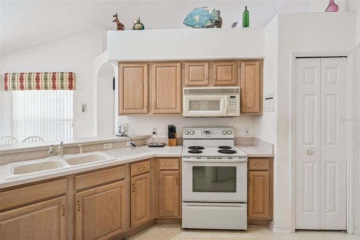 Image No.15-4 Bed House for sale