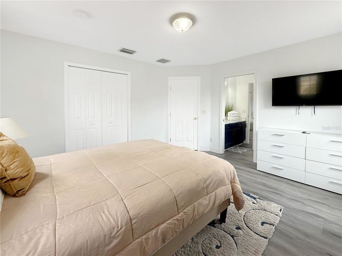 Image No.24-5 Bed House for sale