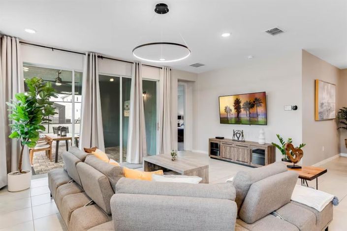 Image No.11-7 Bed House for sale