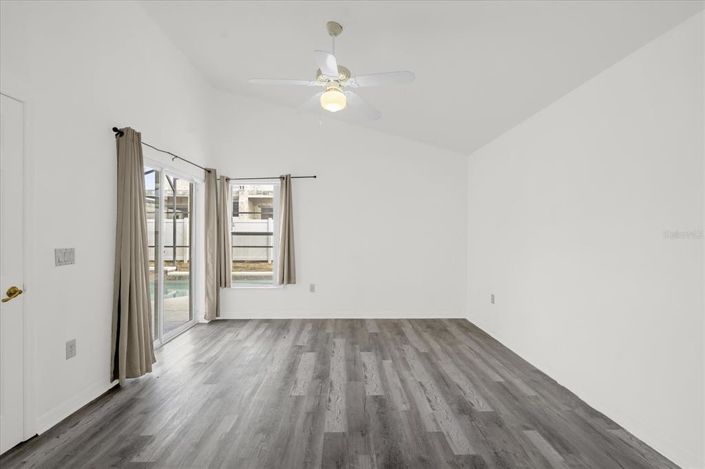 Image No.11-4 Bed House for sale