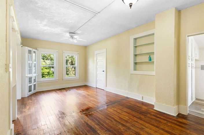 Image No.13-4 Bed House for sale