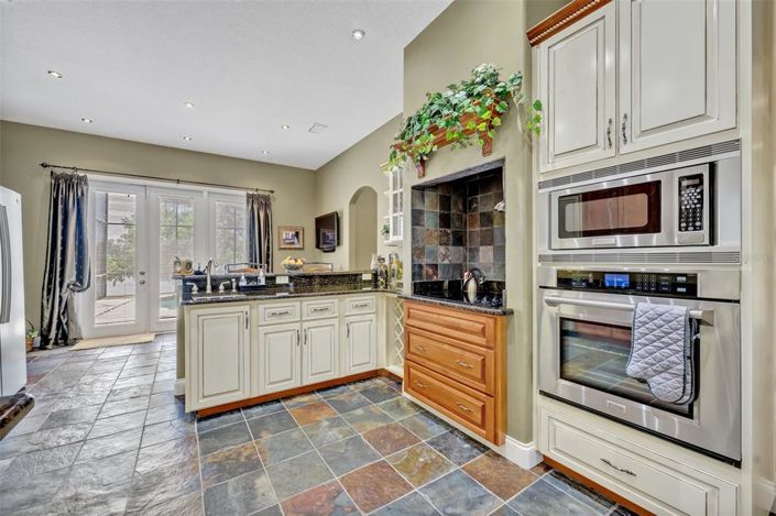 Image No.30-4 Bed House for sale