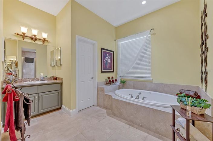 Image No.36-4 Bed House for sale