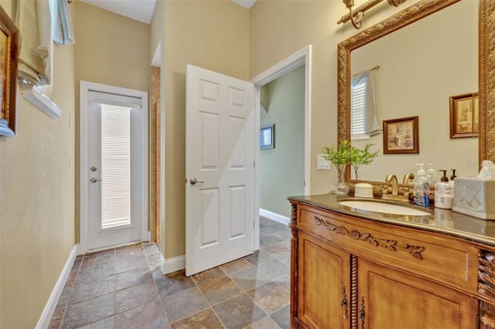 Image No.42-4 Bed House for sale