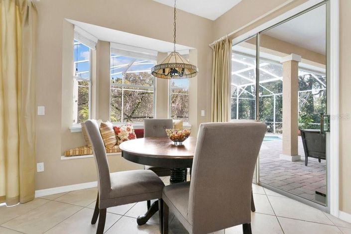 Image No.7-5 Bed House for sale