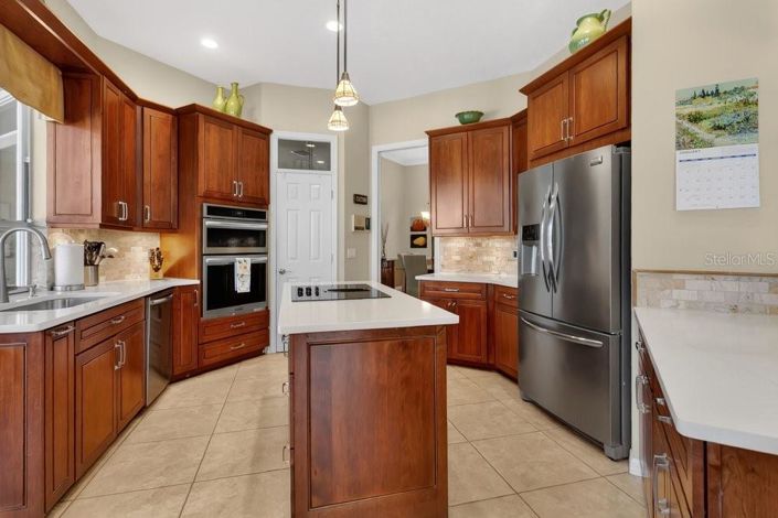 Image No.8-5 Bed House for sale