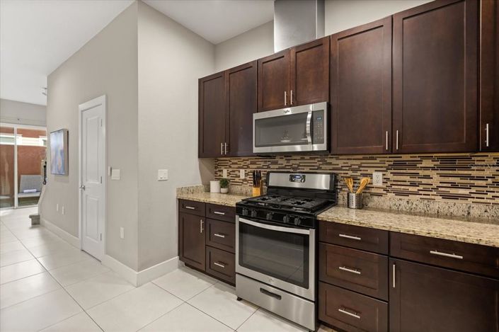 Image No.9-Maison de ville de 4 chambres à vendre à Saint John