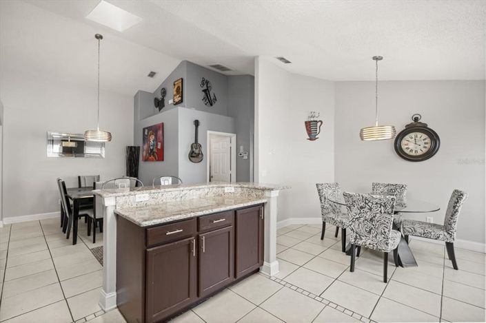 Image No.11-5 Bed House for sale