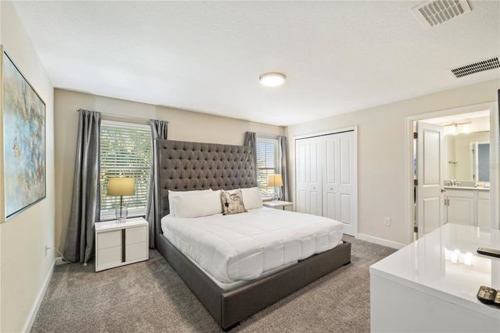 Image No.13-4 Bed Townhouse for sale