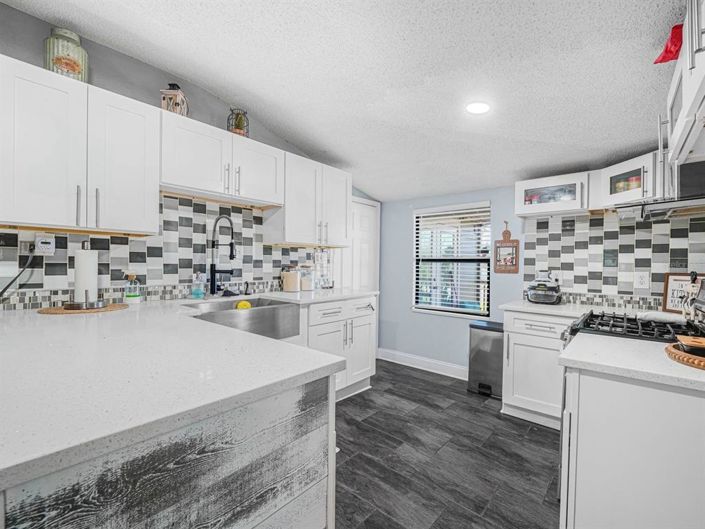 Image No.11-5 Bed House for sale