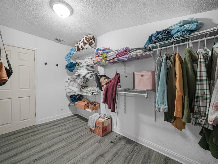 Image No.16-5 Bed House for sale