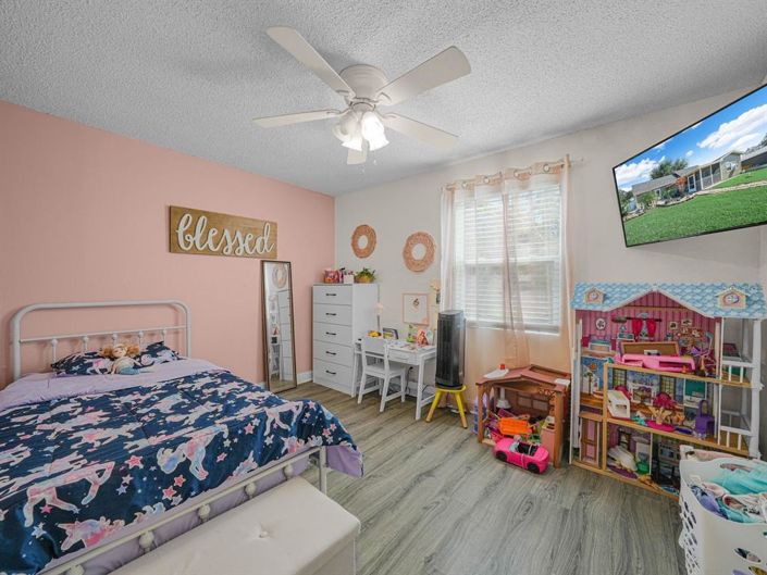 Image No.17-5 Bed House for sale