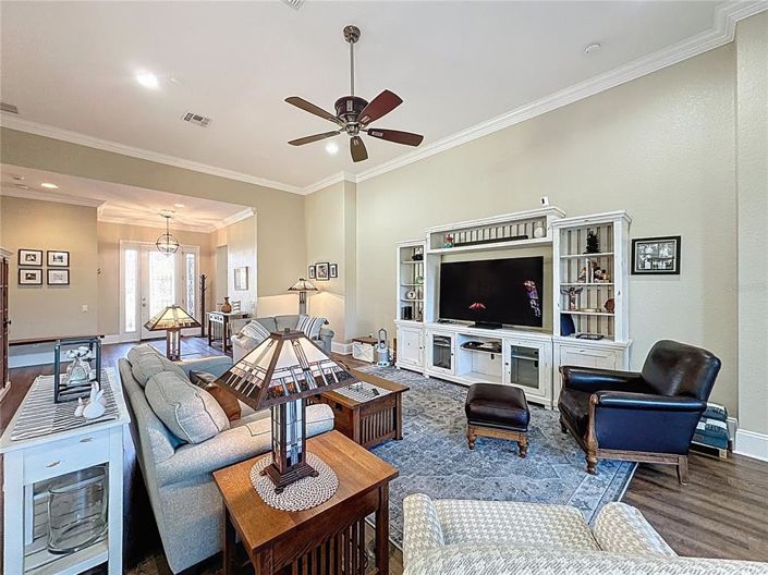 Image No.10-3 Bed House for sale