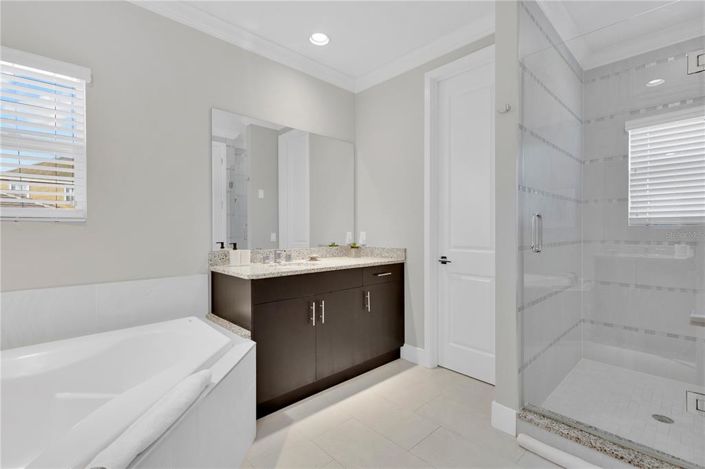 Image No.18-6 Bed House for sale