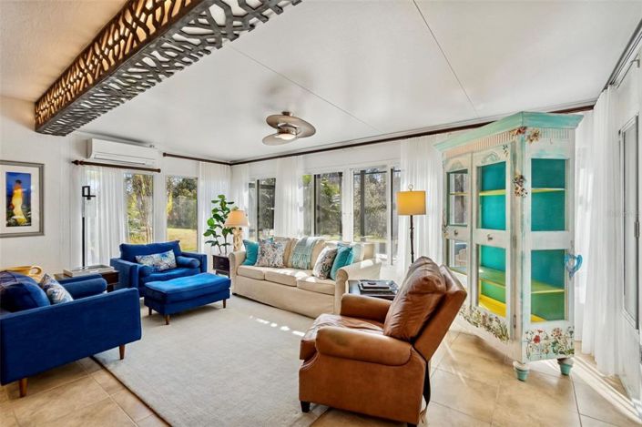 Image No.24-4 Bed House for sale