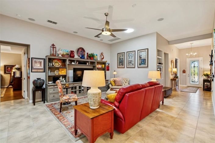 Image No.6-4 Bed House for sale