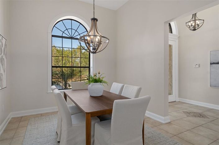 Image No.19-5 Bed House for sale