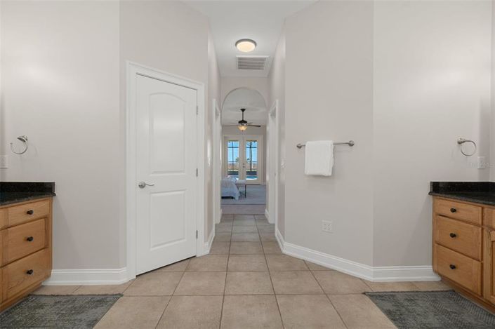 Image No.30-5 Bed House for sale