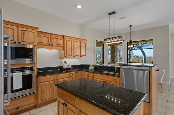 Image No.46-5 Bed House for sale