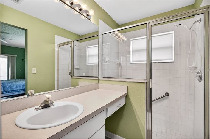 Image No.13-2 Bed House for sale