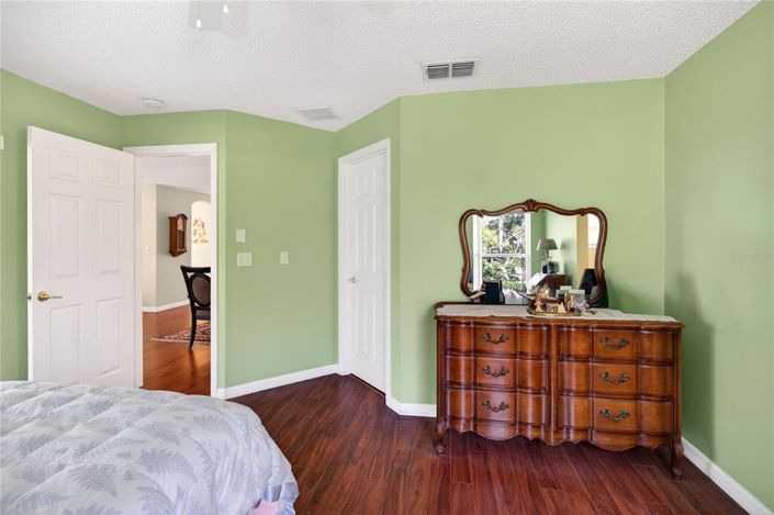 Image No.14-2 Bed House for sale