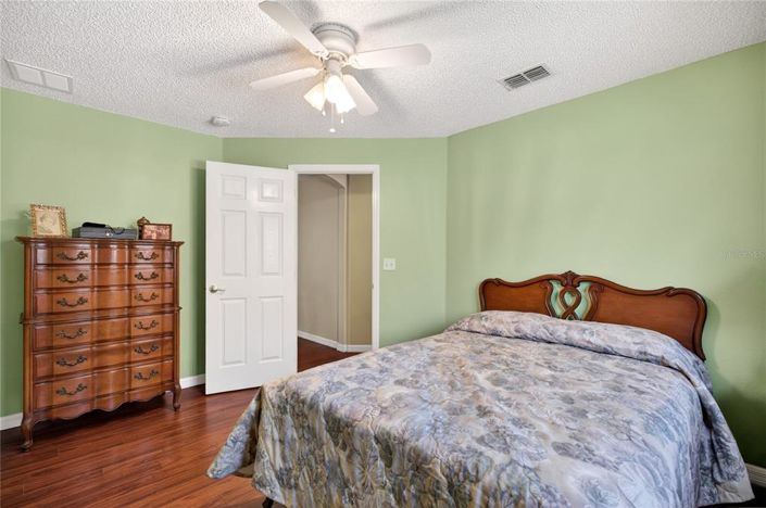 Image No.18-2 Bed House for sale