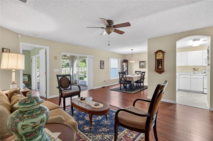 Image No.19-2 Bed House for sale