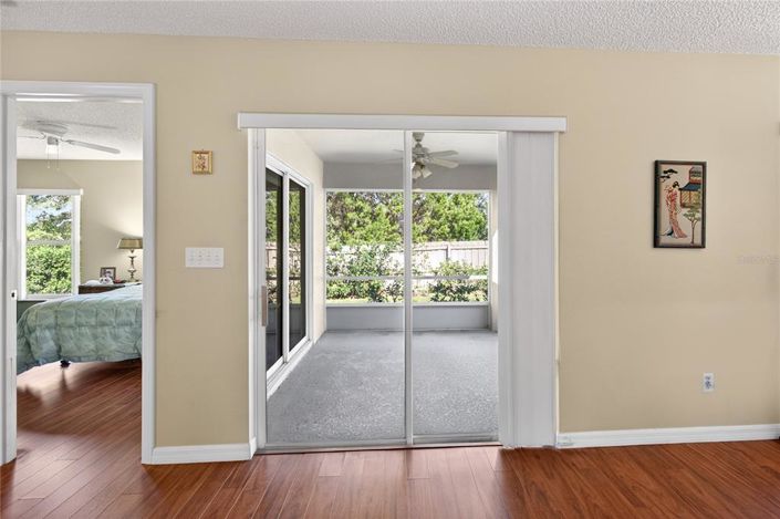 Image No.9-2 Bed House for sale