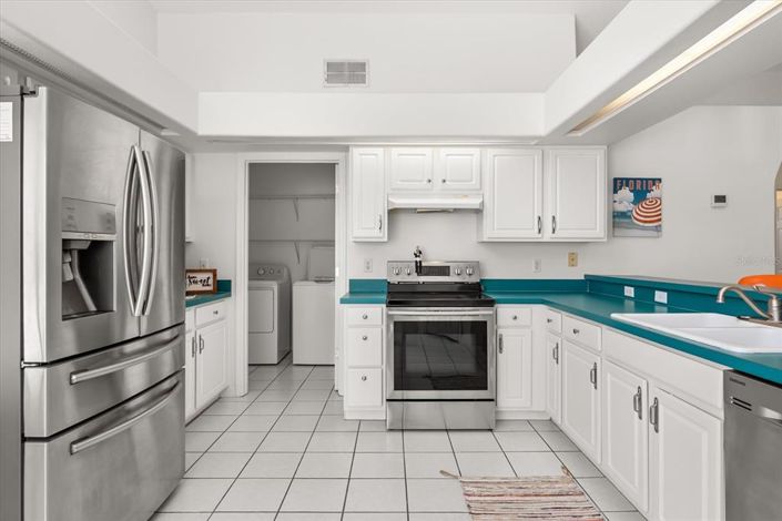 Image No.10-3 Bed House for sale