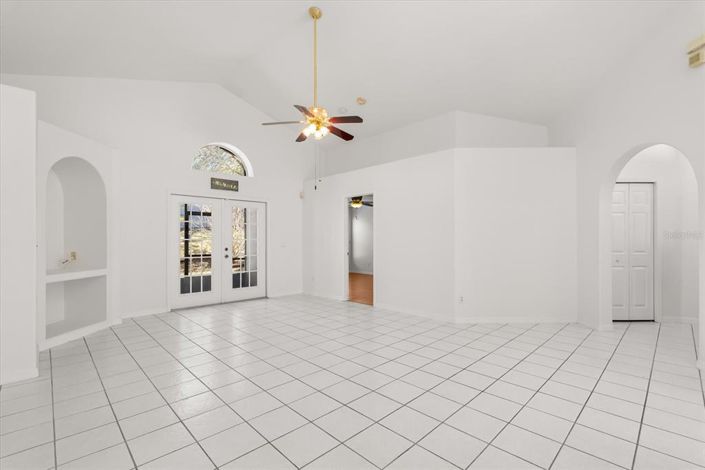 Image No.13-3 Bed House for sale