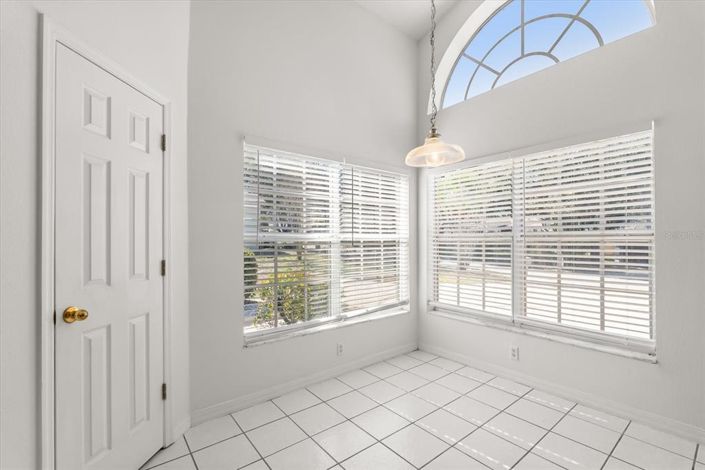 Image No.8-3 Bed House for sale