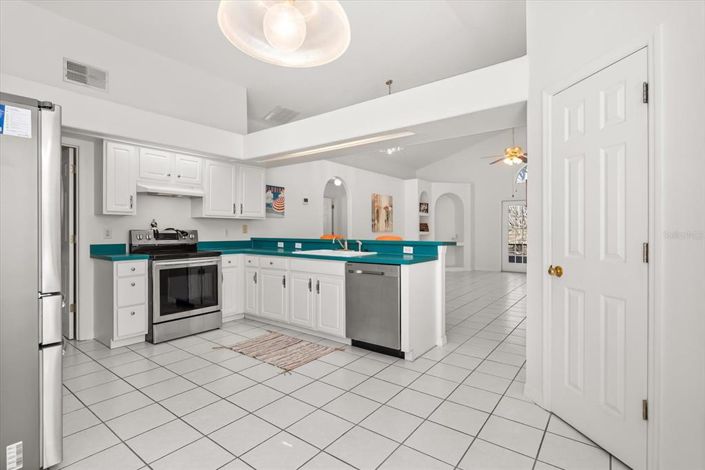 Image No.9-3 Bed House for sale