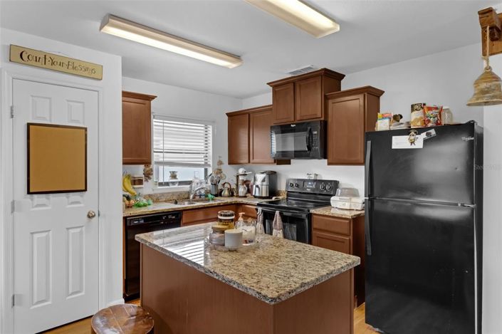 Image No.6-3 Bed House for sale