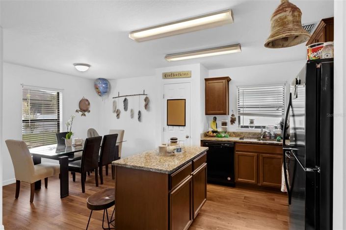 Image No.8-3 Bed House for sale