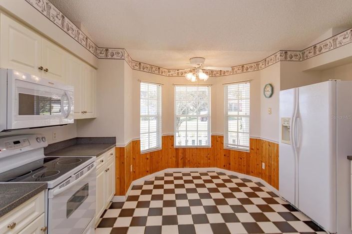 Image No.11-3 Bed House for sale