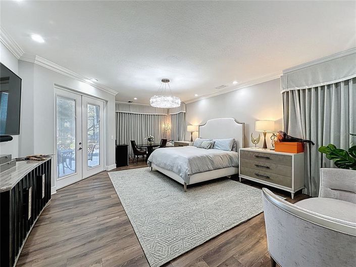 Image No.20-6 Bed House for sale