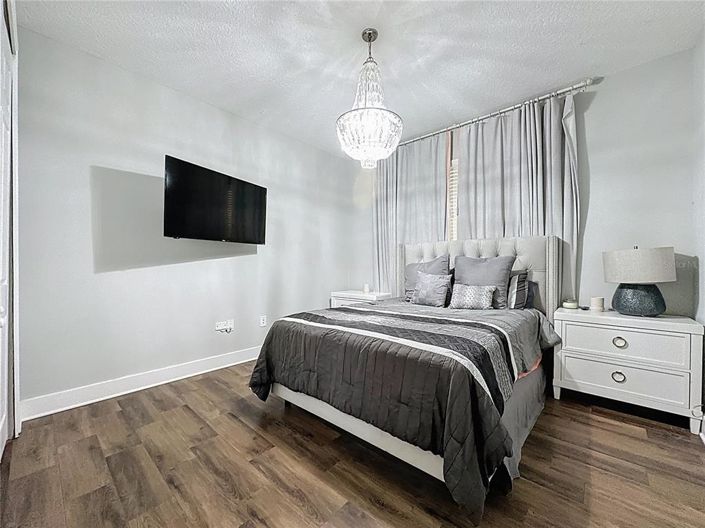 Image No.34-6 Bed House for sale