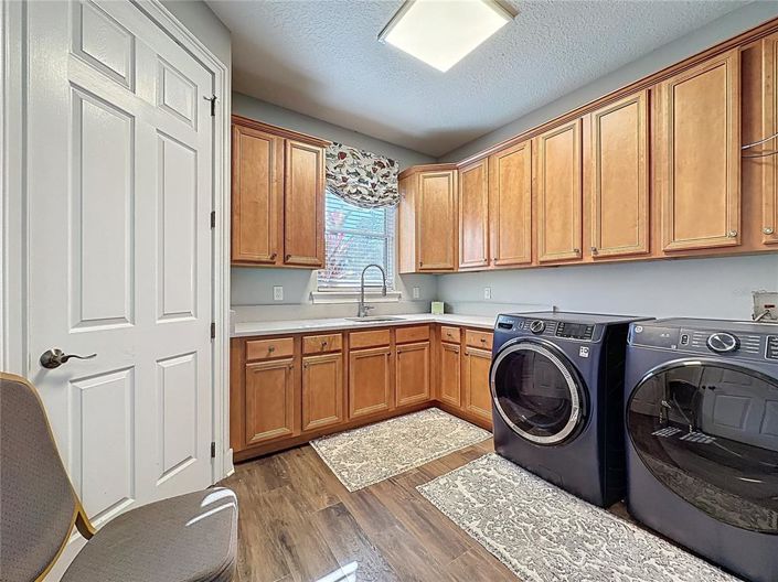 Image No.39-6 Bed House for sale