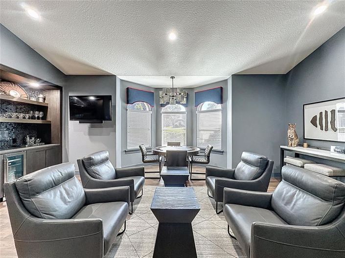 Image No.40-6 Bed House for sale