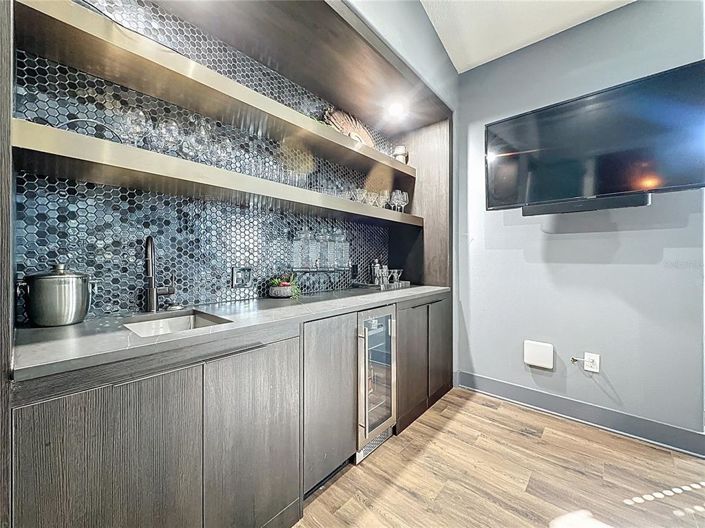 Image No.42-6 Bed House for sale