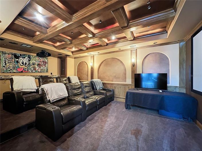 Image No.44-6 Bed House for sale