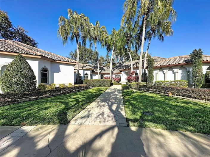 Image No.5-6 Bed House for sale