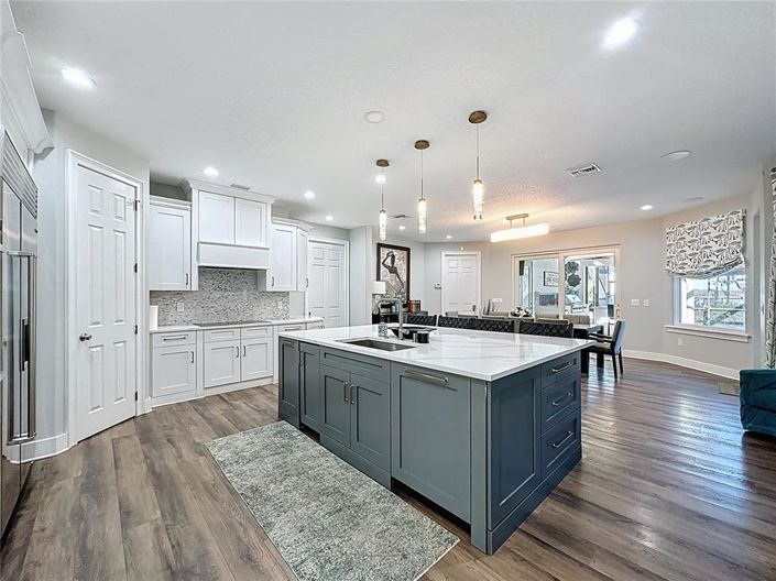 Image No.51-6 Bed House for sale