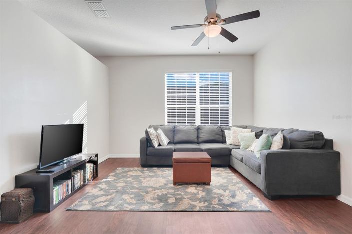 Image No.17-4 Bed House for sale