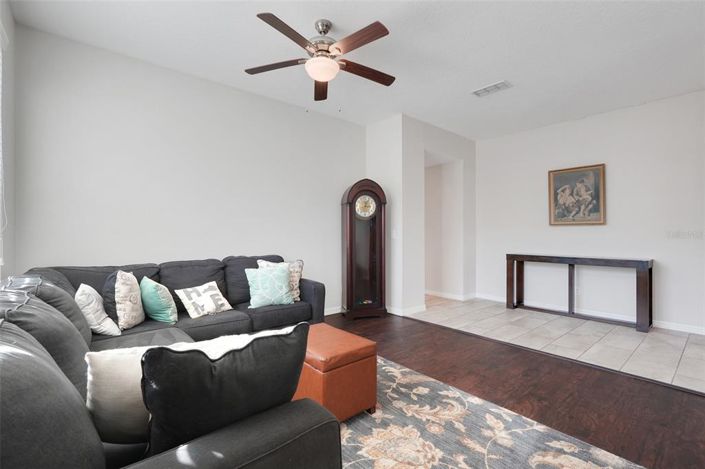 Image No.18-4 Bed House for sale