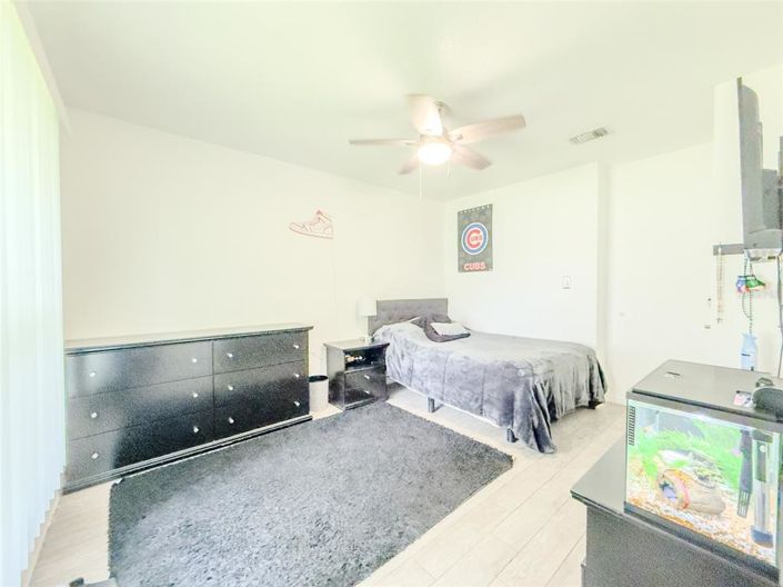 Image No.18-3 Bed House for sale